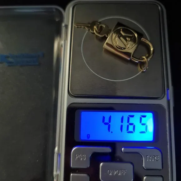 18k gold pendant with unique design - Picture 3 of 16